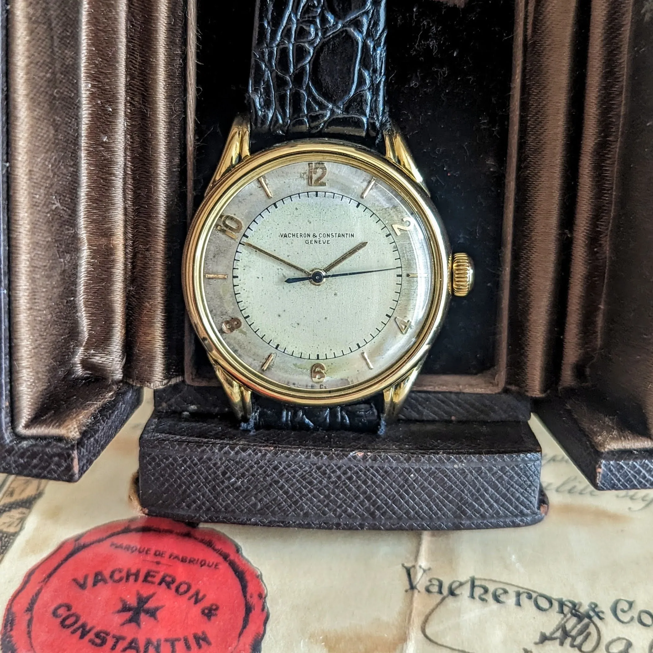 VACHERON & CONSTANTIN Geneve 18K Wristwatch Ref. 4466 Cal. 477/1 Bumper Automatic Watch - Box & Papers