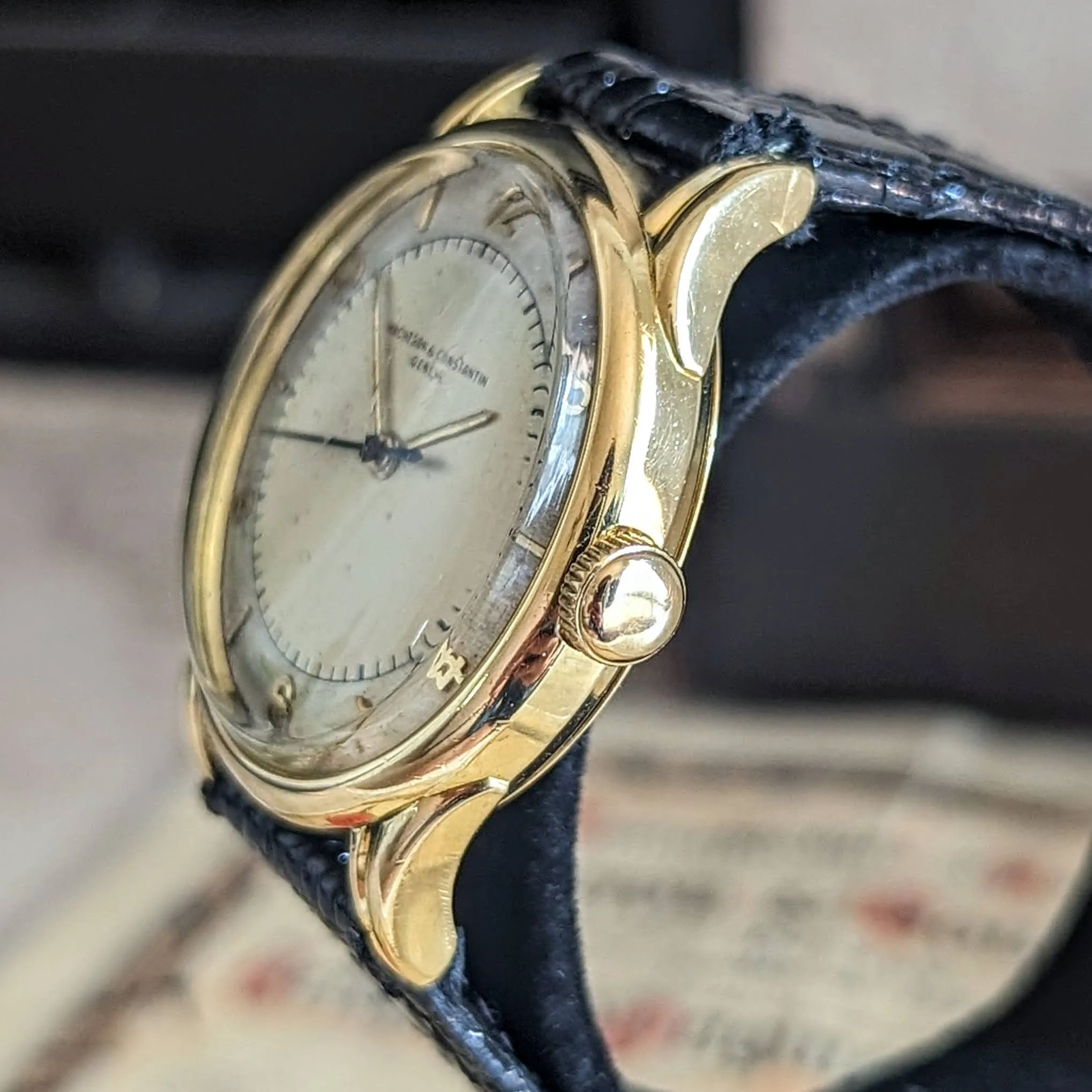 VACHERON & CONSTANTIN Geneve 18K Wristwatch Ref. 4466 Cal. 477/1 Bumper Automatic Watch - Box & Papers
