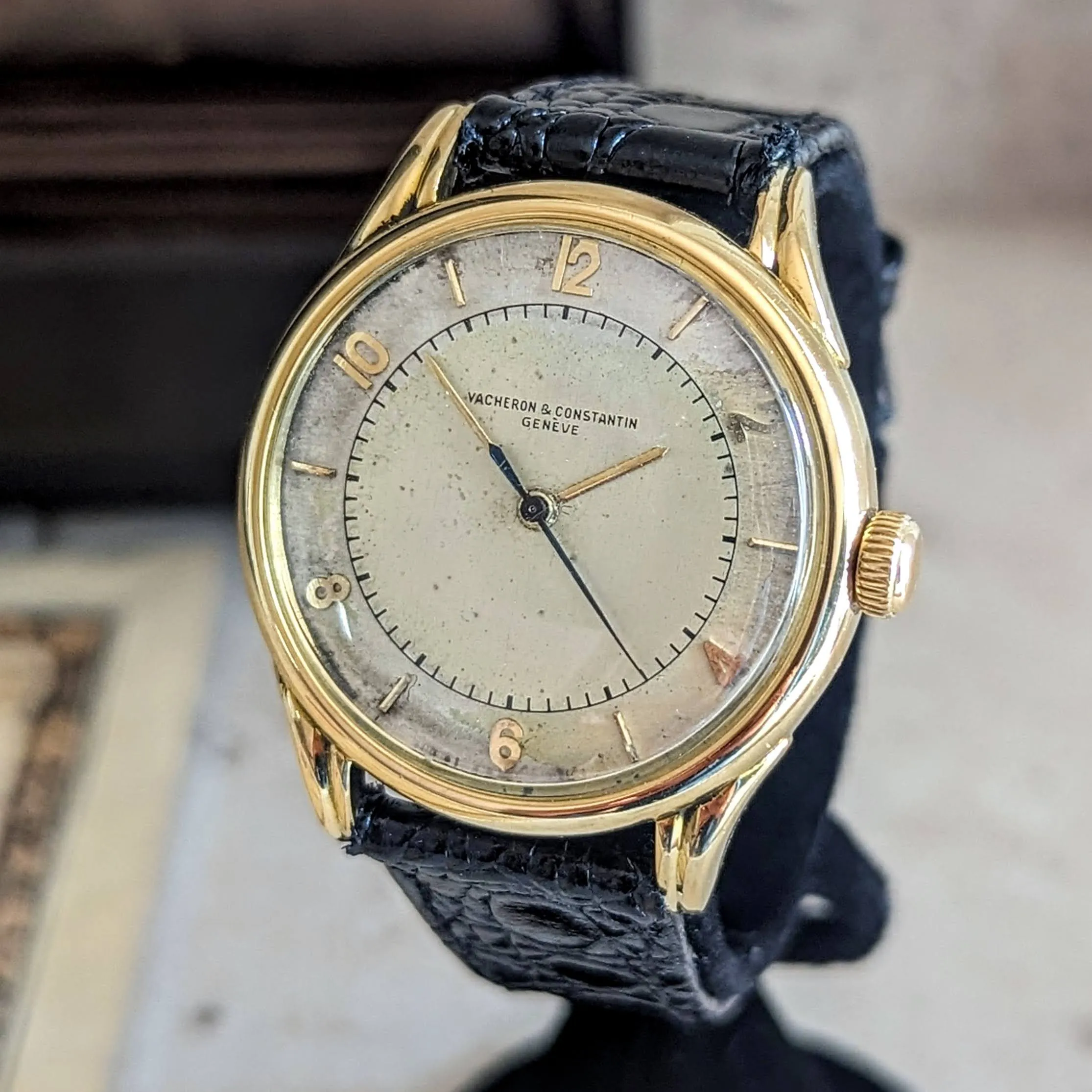 VACHERON & CONSTANTIN Geneve 18K Wristwatch Ref. 4466 Cal. 477/1 Bumper Automatic Watch - Box & Papers