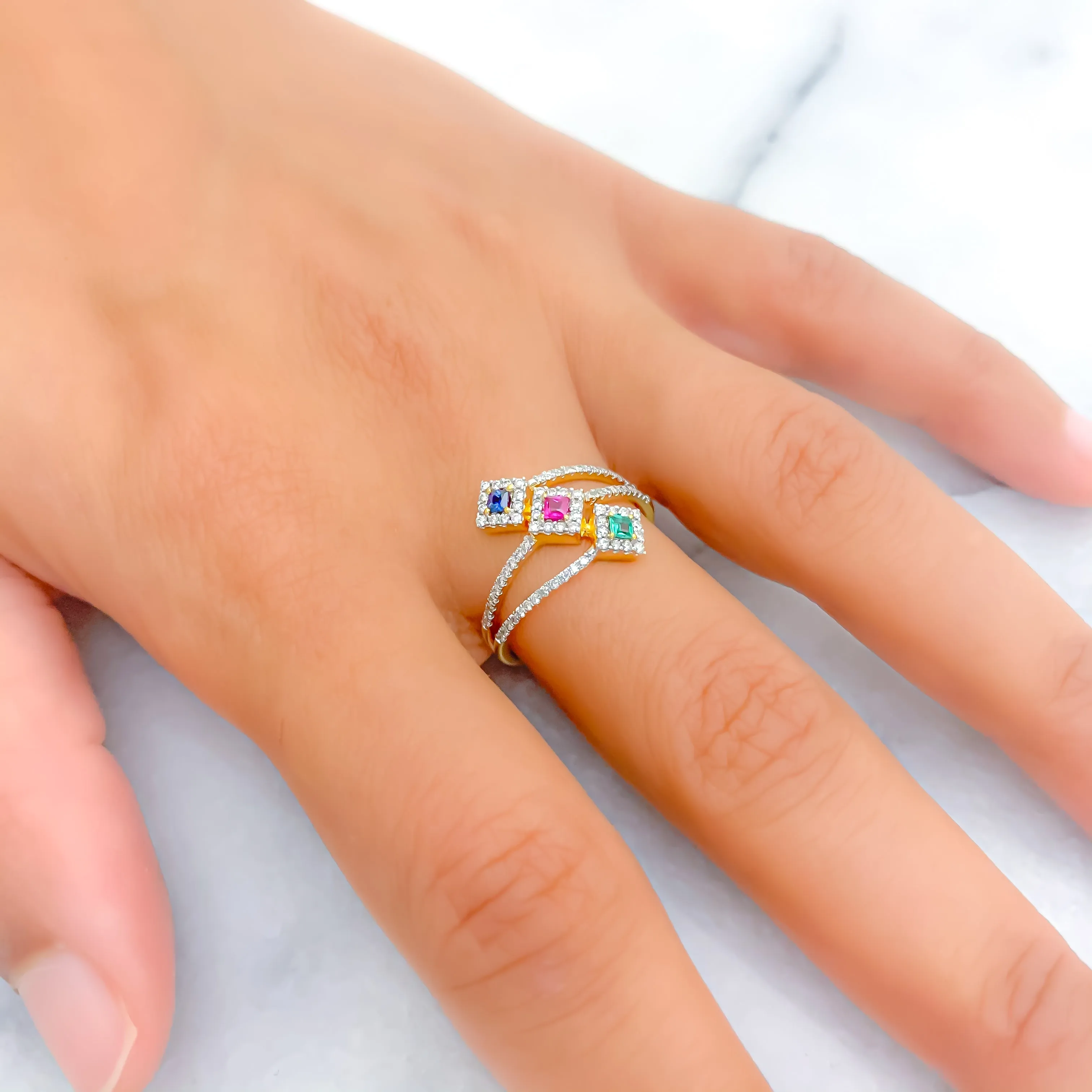 Vibrant Embellished 18K Gold   Diamond Ring