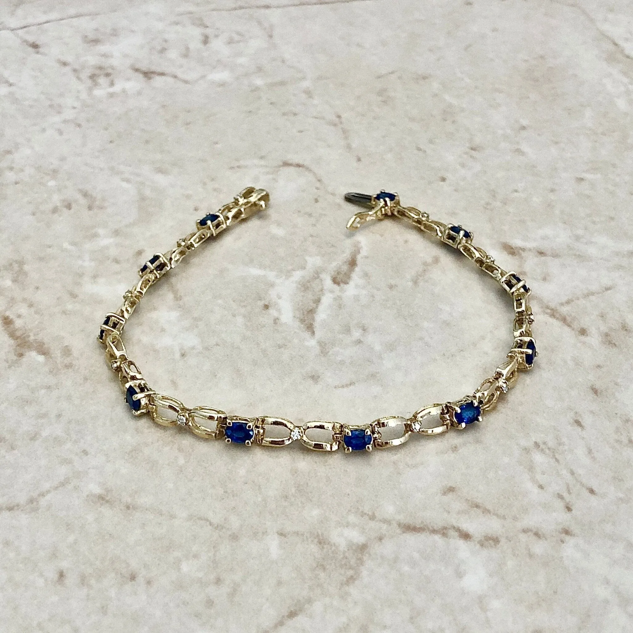 Vintage 14 Karat Yellow Gold 2.45 Carats Sapphire & Diamond Bracelet