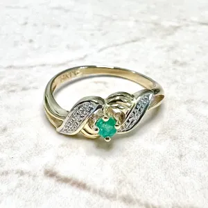 Vintage 14 Karat Yellow Gold Emerald & Diamond Solitaire Ring