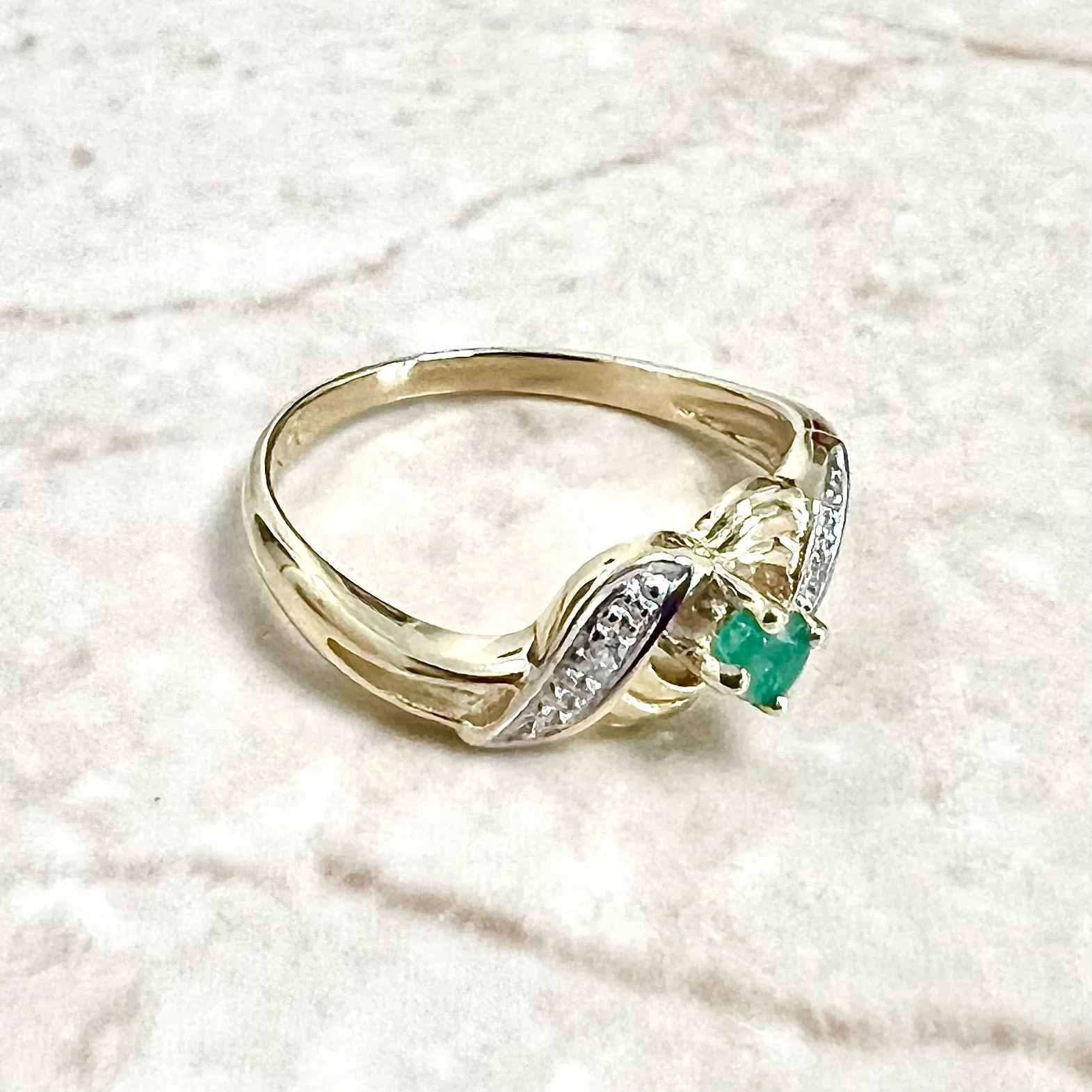 Vintage 14 Karat Yellow Gold Emerald & Diamond Solitaire Ring