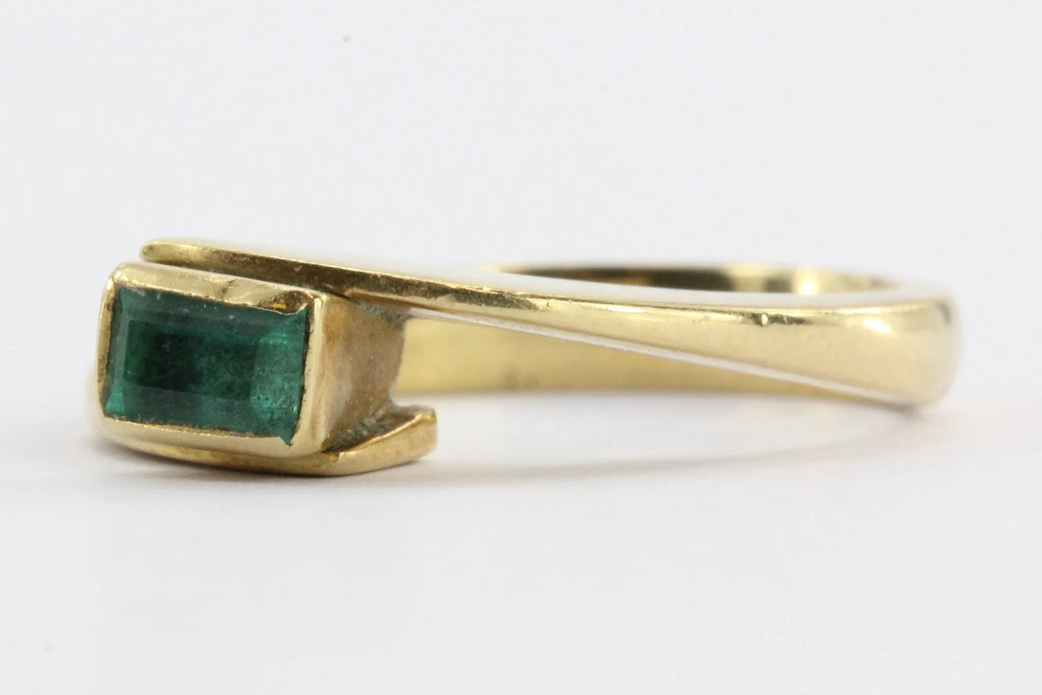 Vintage 18K Gold Colombian Emerald .25 Carat Ring