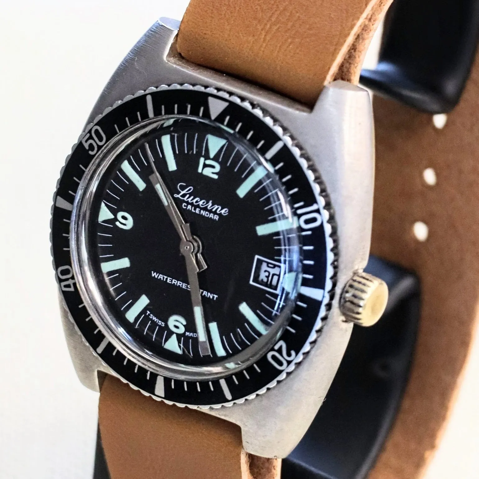 Vintage LUCERNE Calendar Diver Watch Cal. EB8811 Date Indicator Swiss Made Wristwatch